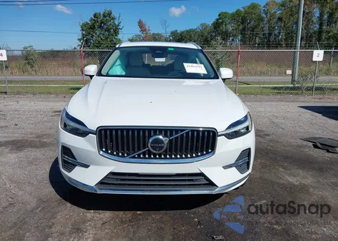 2022 Volvo Xc60 B5 Inscription z USA, uszkodzony, nr VIN YV4L12DL6N1909658